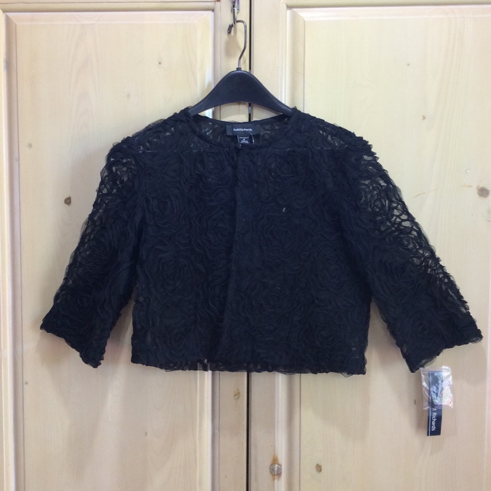 💖New w/ tags💖 Elegant Crop Top